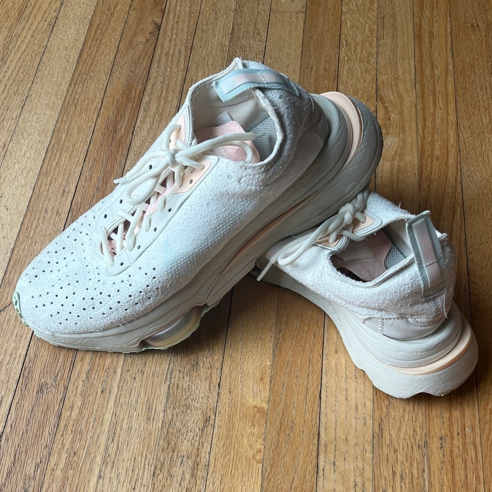 Ivory, Pink Green Nike Zoom Type Sneakers Nu 354 - Picture 2 of 8